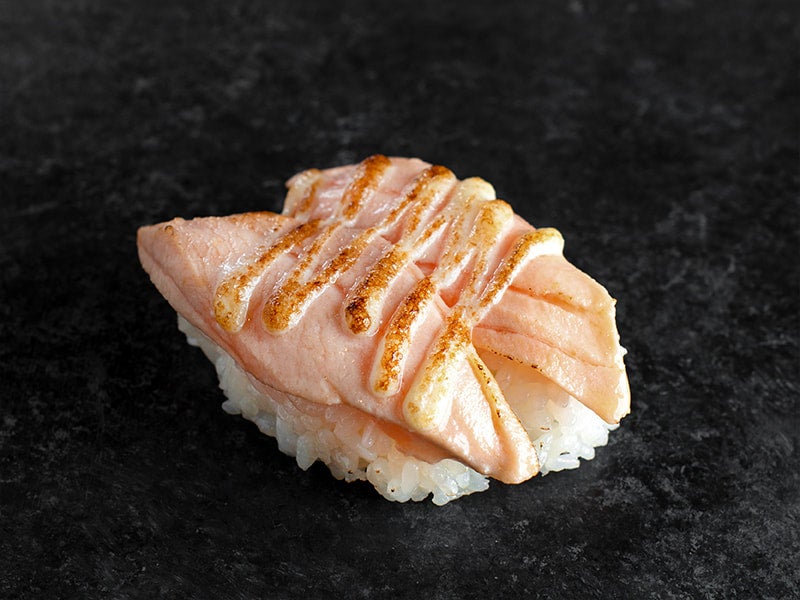 Seared Salmon Japanese Mayo - Sajian sushi menarik